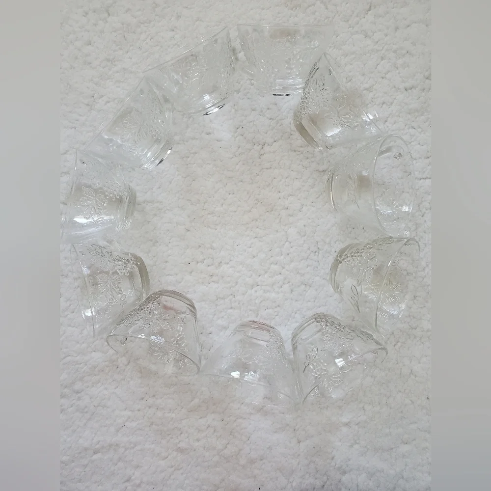 VINTAGE ANCHOR HOCKING GRAPE VINE 12 PC PUNCH BOWL_CUPS‎ BEVERAGE SERVICE SET.